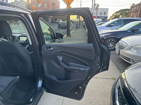 Used 2016 Ford Escape SE w/ Equipment Group 201A image 14