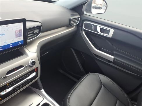 Used 2023 Ford Explorer XLT w/ Equipment Group 202A image 21