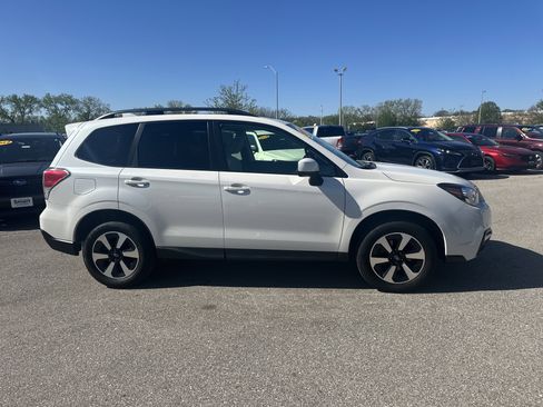 Used 2018 Subaru Forester 2.5i Premium AWD/4WD image 5