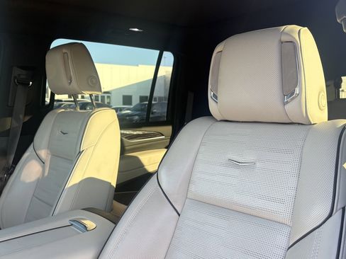 Used 2022 Cadillac Escalade ESV Sport w/ Touring Package image 18