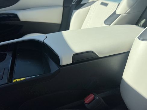 Used 2025 Lexus ES 350 Ultra Luxury w/ Accessory Package (Z2) FWD image 30