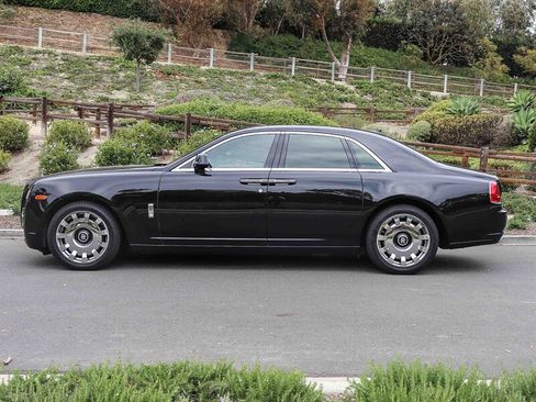 Used 2012 Rolls-Royce Ghost RWD image 38