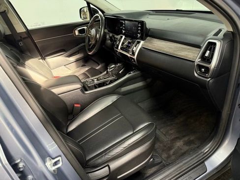 Used 2021 Kia Sorento EX w/ Panoramic Sunroof Package image 32