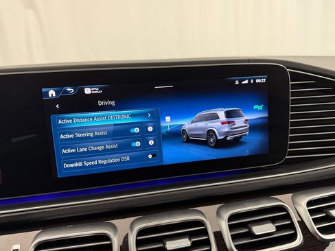 Used 2025 Mercedes-Benz GLS 450 4MATIC image 24