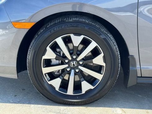 Certified 2025 Honda Odyssey EX-L image 5