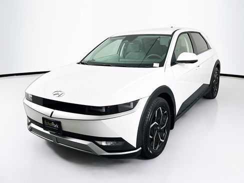 Used 2024 Hyundai Ioniq 5 SEL image 3