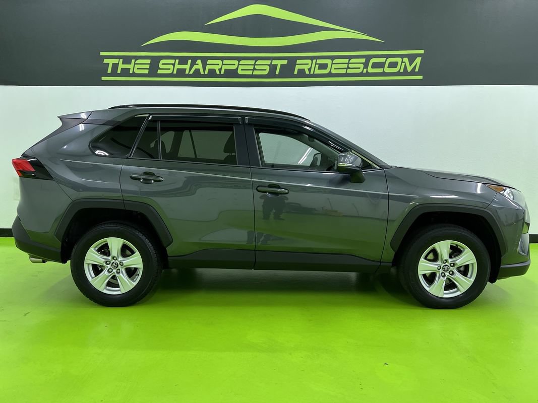 Used 2020 Toyota RAV4 XLE FWD image 11