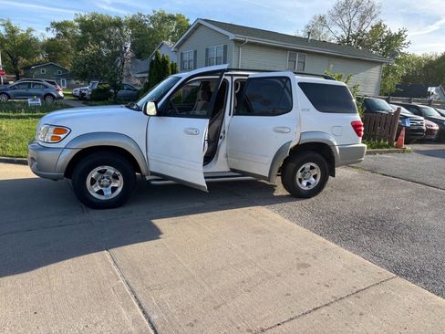 Used 2002 Toyota Sequoia SR5 AWD/4WD image 15