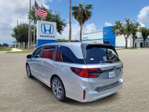 New 2026 Honda Odyssey Touring image 5