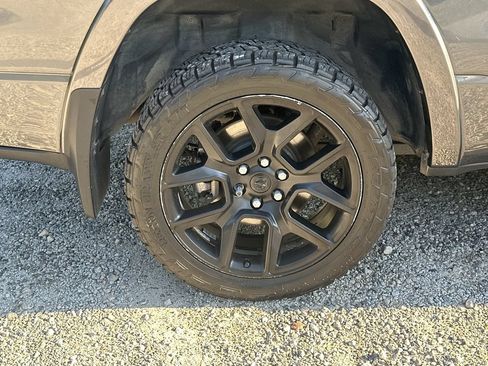 Used 2021 RAM 1500 Laramie AWD/4WD image 18
