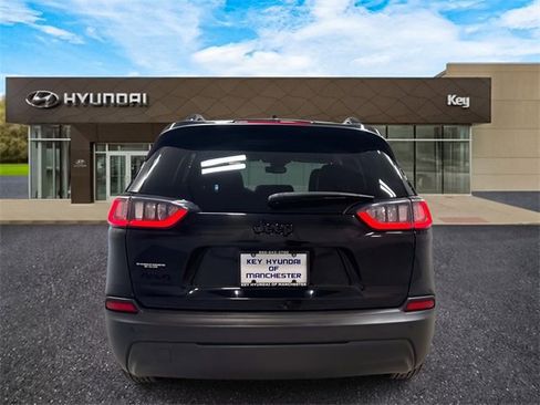 Used 2023 Jeep Cherokee Altitude Lux image 27