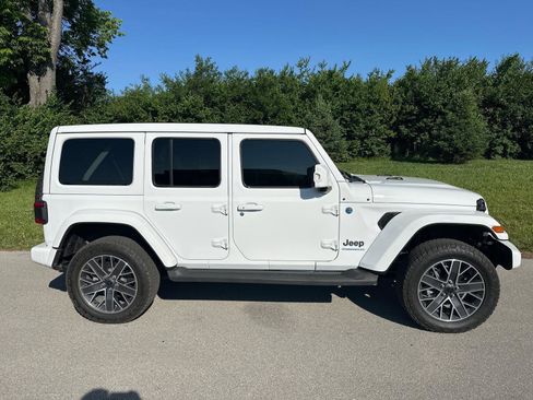 Used 2024 Jeep Wrangler High Altitude AWD/4WD image 22
