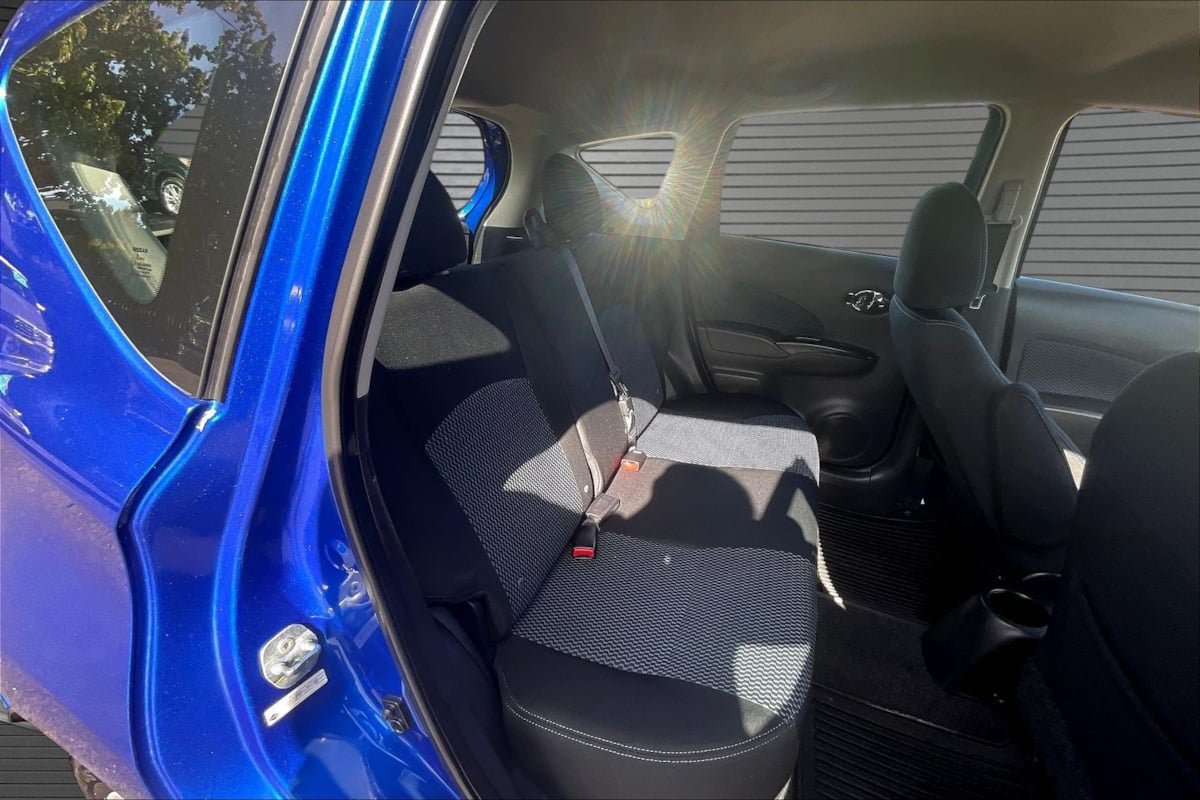 Used 2015 Nissan Versa Note SV FWD image 25