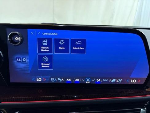Used 2024 Chevrolet Traverse RS AWD/4WD image 70