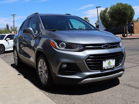 Used 2020 Chevrolet Trax Premier w/ LPO, Protection Package FWD image 18