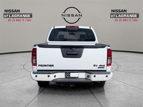 Used 2020 Nissan Frontier SV w/ Midnight Edition Floor Mats image 6