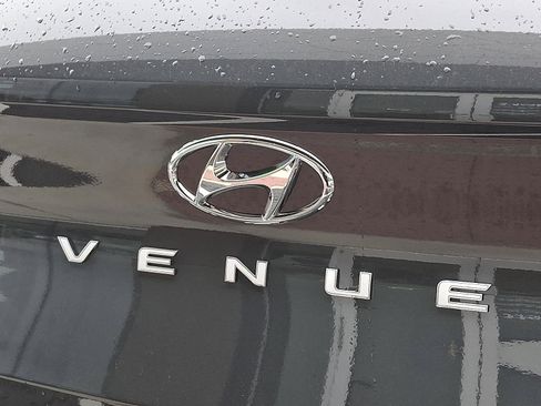 New 2026 Hyundai Venue SE FWD image 11