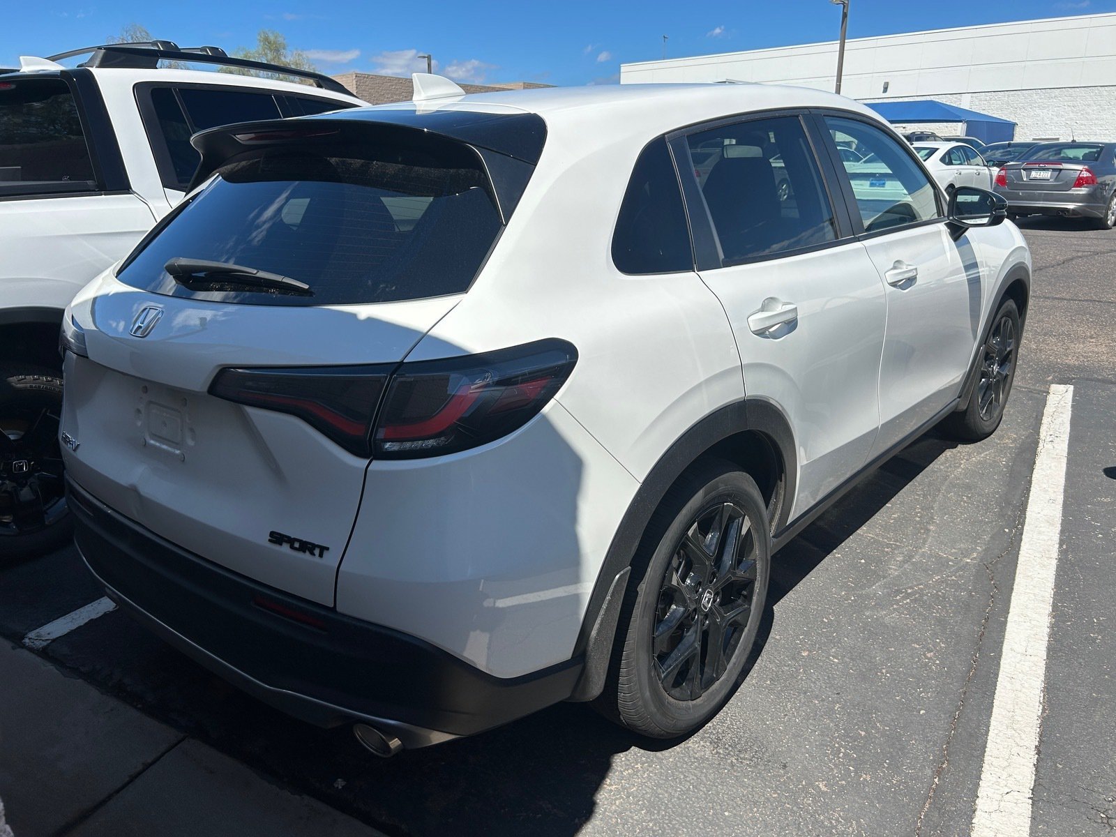 Used 2025 Honda HR-V Sport image 4