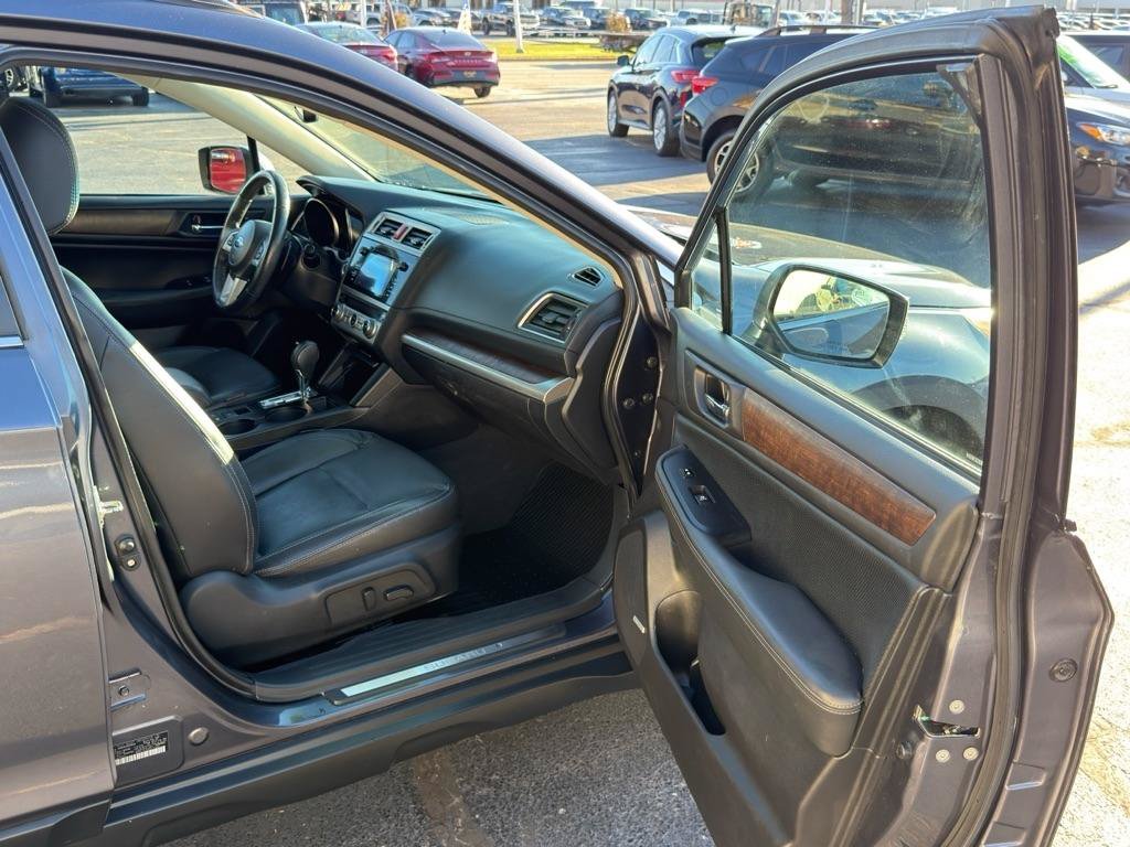 Used 2017 Subaru Outback 2.5i Limited AWD/4WD image 11
