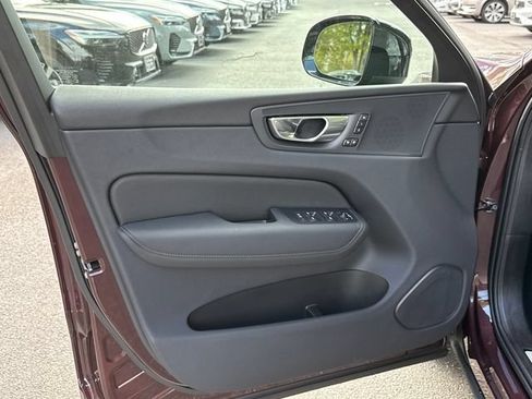 Used 2026 Volvo XC60 B5 Core w/ Protection Package Premier AWD/4WD image 9
