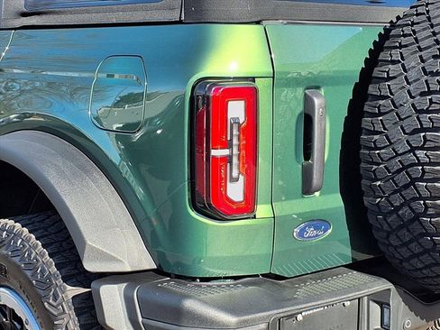 Used 2022 Ford Bronco Badlands image 25