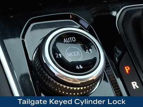 Used 2025 GMC Canyon AT4 image 28