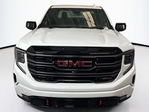 Used 2025 GMC Sierra 1500 AT4 image 2