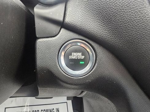 Used 2020 Chevrolet Equinox LT FWD image 36