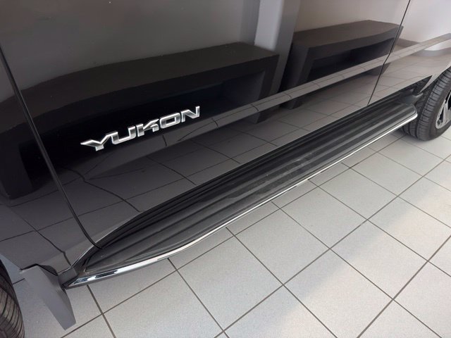 Used 2017 GMC Yukon SLT AWD/4WD image 35