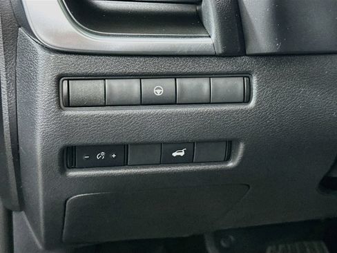 Used 2022 Nissan Rogue SV w/ SV Premium Package AWD/4WD image 10