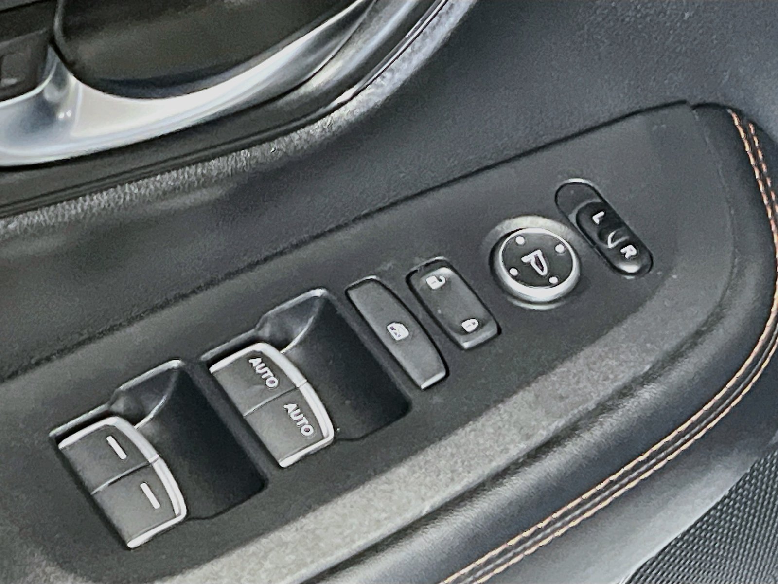 Used 2025 Honda HR-V Sport image 17