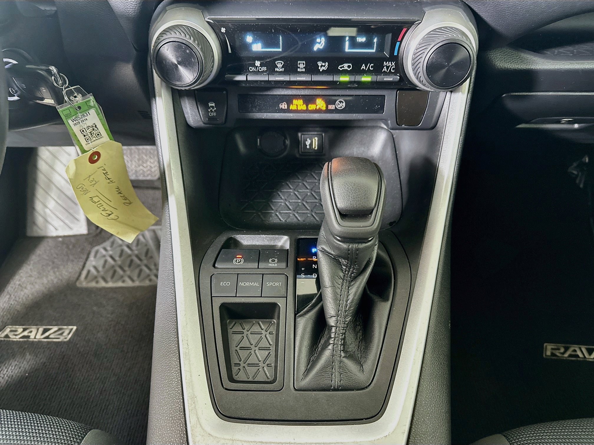 Used 2023 Toyota RAV4 LE FWD image 22