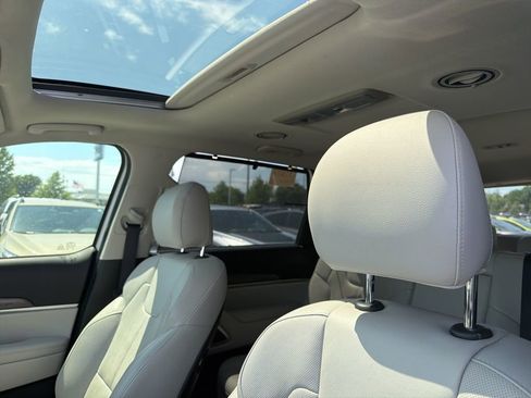 Used 2020 Kia Telluride EX w/ Towing Package FWD image 5