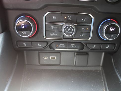 Used 2022 Chevrolet Tahoe LT w/ LT Signature Package RWD image 44