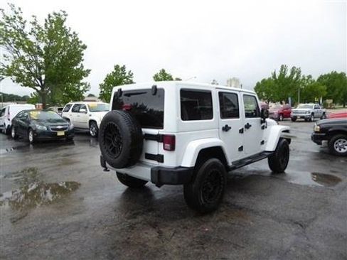 Used 2012 Jeep Wrangler Unlimited Sahara w/ Trailer Tow Group AWD/4WD image 7