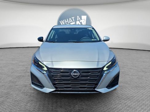 Used 2023 Nissan Altima 2.5 S FWD image 9