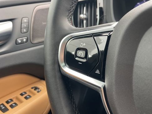 Certified 2024 Volvo XC60 B5 Ultimate image 38