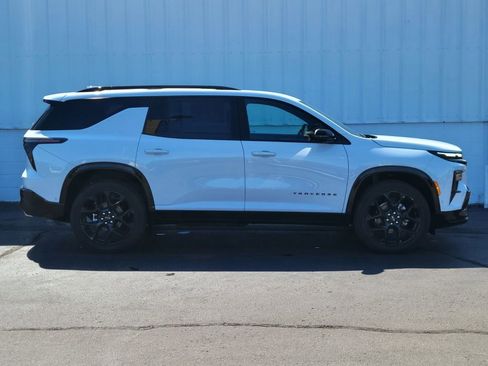New 2026 Chevrolet Traverse RS image 2