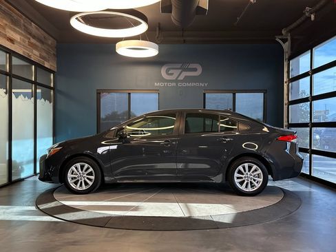 Used 2024 Toyota Corolla LE w/ LE Convenience Package FWD image 6