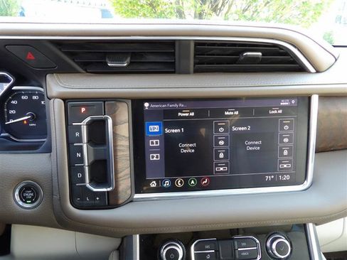 Used 2021 GMC Yukon XL Denali w/ Denali Premium Package image 23