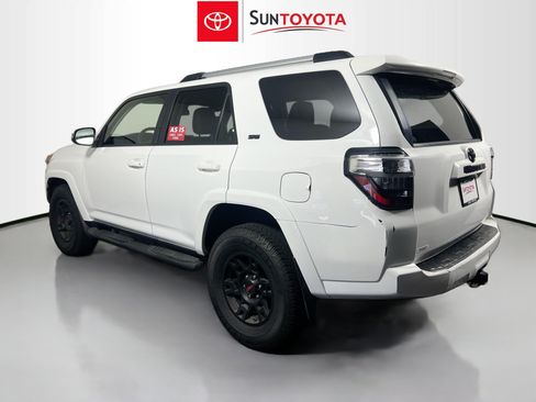 Used 2020 Toyota 4Runner SR5 Premium RWD image 6