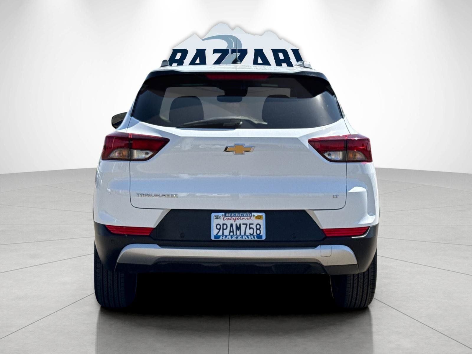 Used 2024 Chevrolet TrailBlazer LT w/ Driver Confidence Package FWD image 4