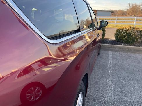 Used 2021 Chrysler Voyager LX image 19