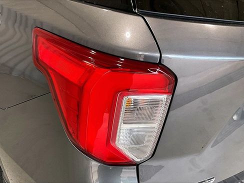 Used 2021 Ford Explorer Limited w/ Equipment Group 301A RWD image 13