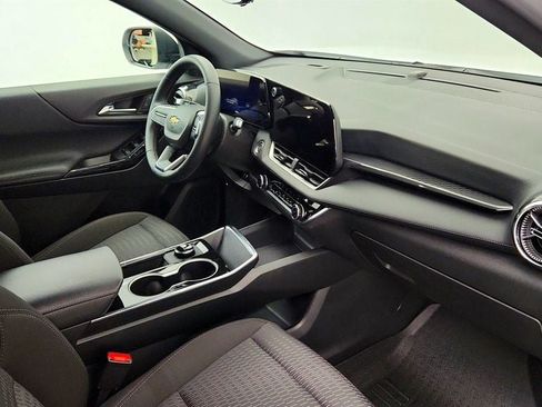Used 2026 Chevrolet Equinox LT w/ Safety and Technology Package FWD image 23
