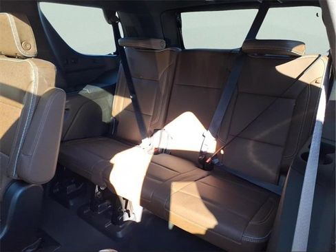 Used 2023 Chevrolet Tahoe High Country w/ Advanced Technology Package image 18