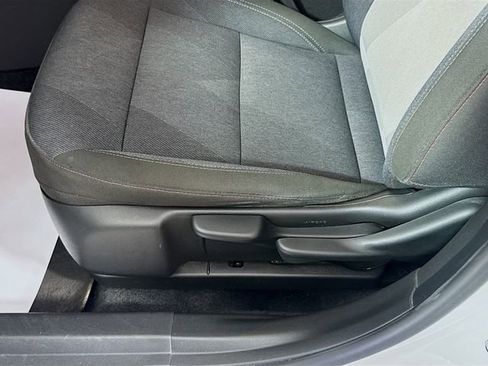 Used 2024 Chevrolet Trax RS FWD image 20