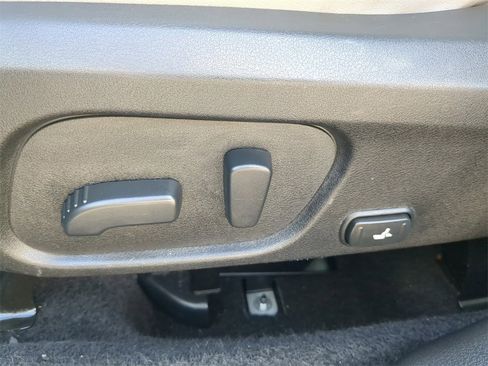 Used 2017 Subaru Forester 2.5i Limited image 19