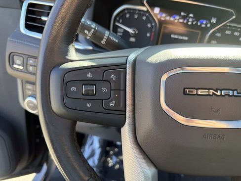 Used 2021 GMC Yukon Denali w/ Denali Premium Package image 29