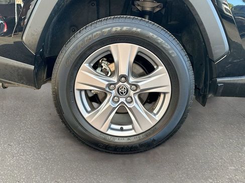 Used 2025 Toyota RAV4 XLE image 28